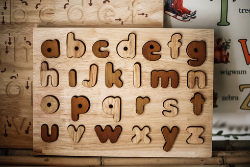 QTOYS - Natural Lowercase Puzzle